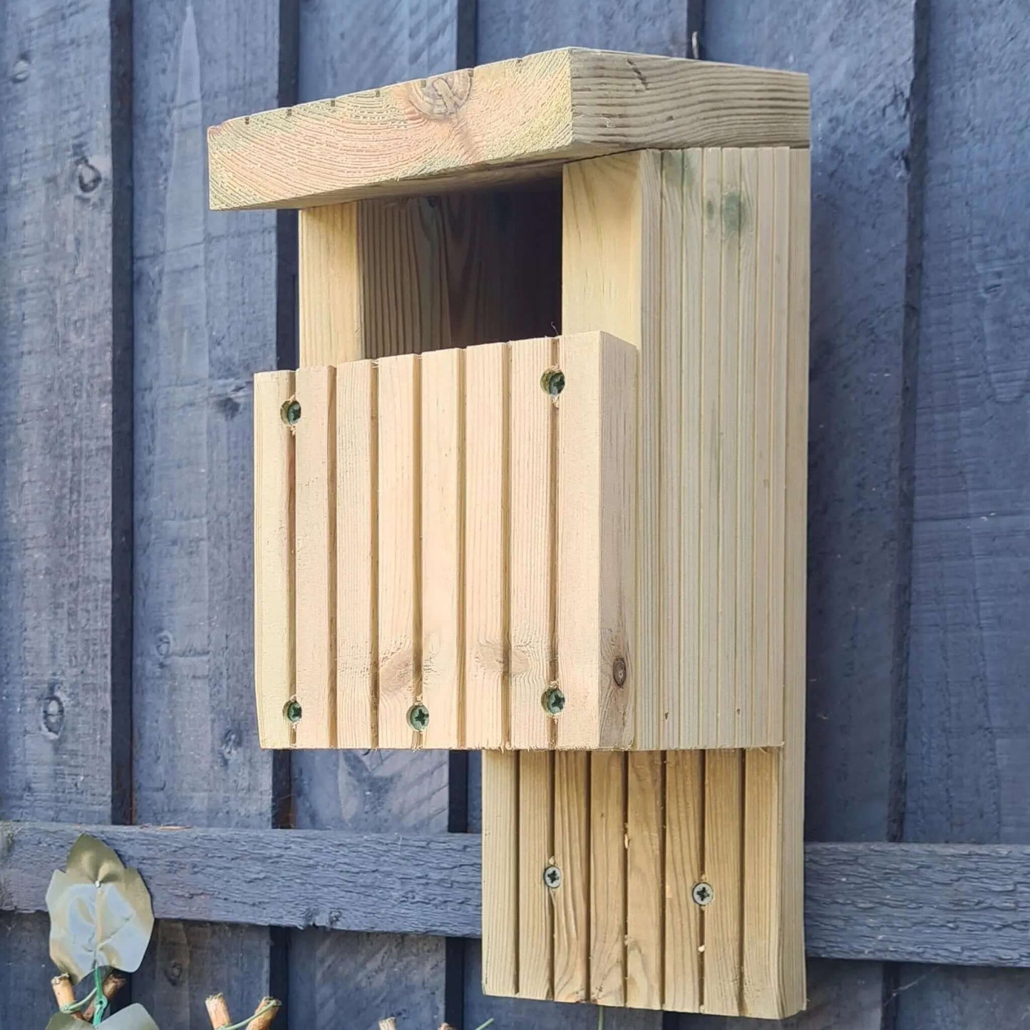 Open-Fronted Nesting Box for Robins, Wrens & Flycatchers - Weatherproof Bird House