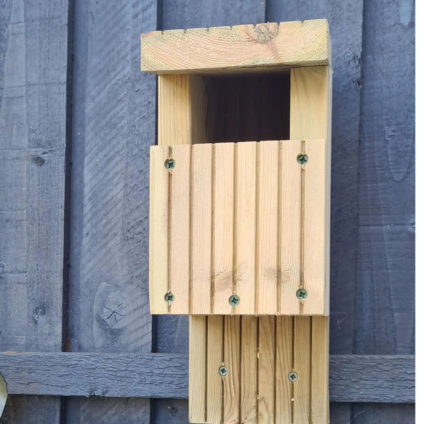 Open-Fronted Nesting Box for Robins, Wrens & Flycatchers - Weatherproof Bird House
