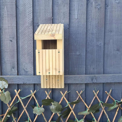 Open-Fronted Nesting Box for Robins, Wrens & Flycatchers - Weatherproof Bird House